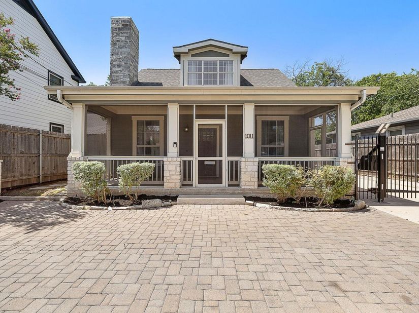 1011 E 38th 1/2 ST, Austin TX 78751