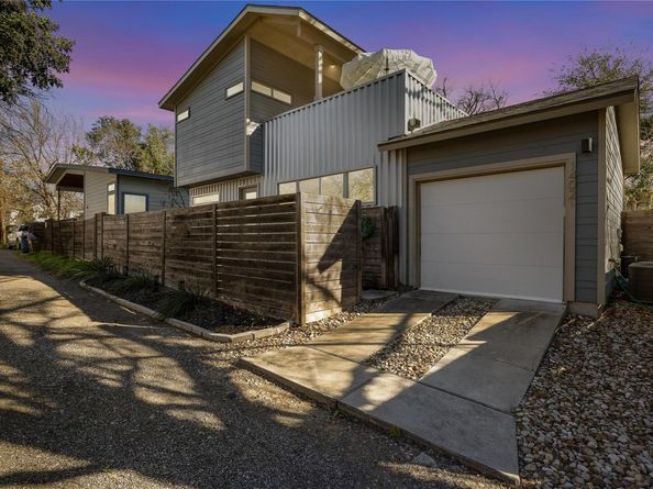 1402 Singleton Ave B, Austin TX 78702