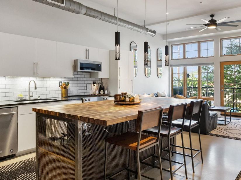 2235 E 6th ST 216, Austin TX 78702