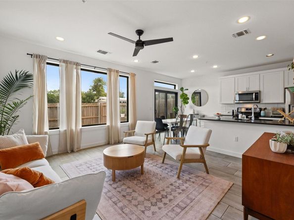 6409 Berkman DR 6, Austin TX 78723