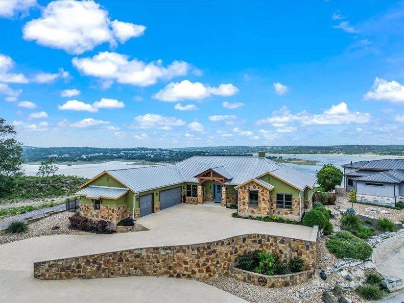 1604 Watercliffe DR, Lago Vista TX 78645