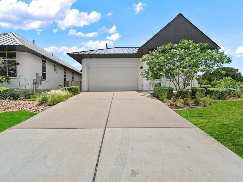 121 Rough Creek RD, Georgetown TX 78628