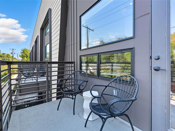 49 Navasota ST 205, Austin TX 78702