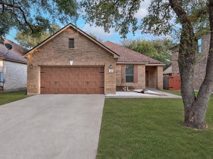 2108 Golden Arrow Ave, Cedar Park TX 78613