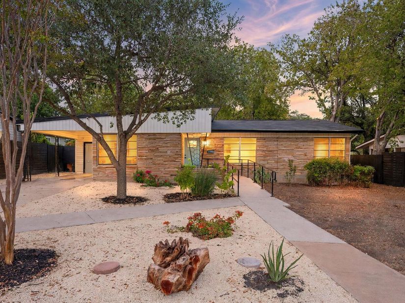 1418 Larkwood DR, Austin TX 78723
