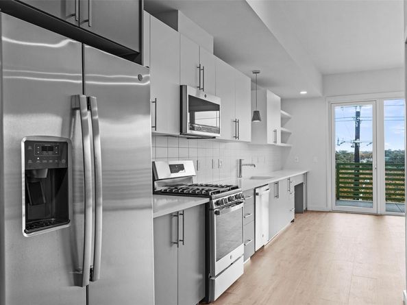 4004 Banister LN 309, Austin TX 78704