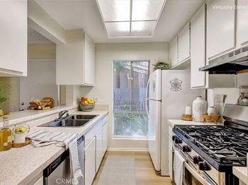 2813 S Fairview Street