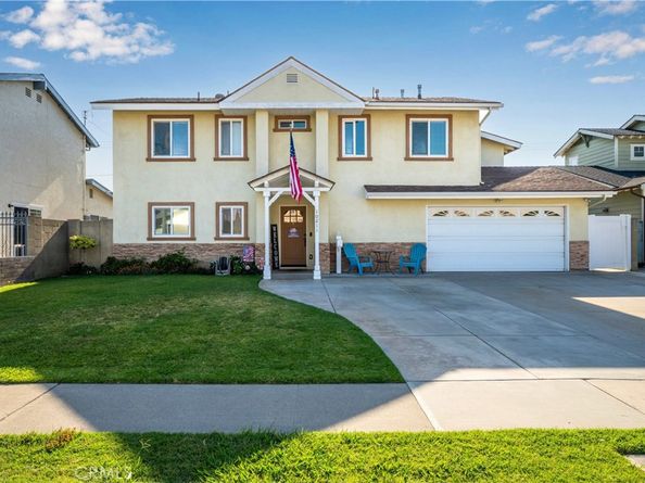 10211 Aqueduct Drive, Cypress CA 90630