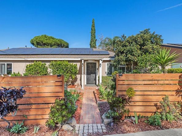 12736 Castle Court Drive, Lakeside CA 92040