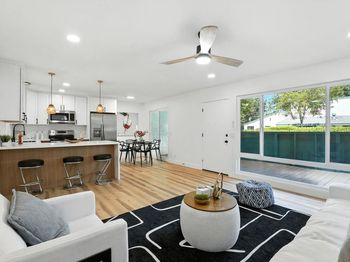 1817 E Grand Avenue