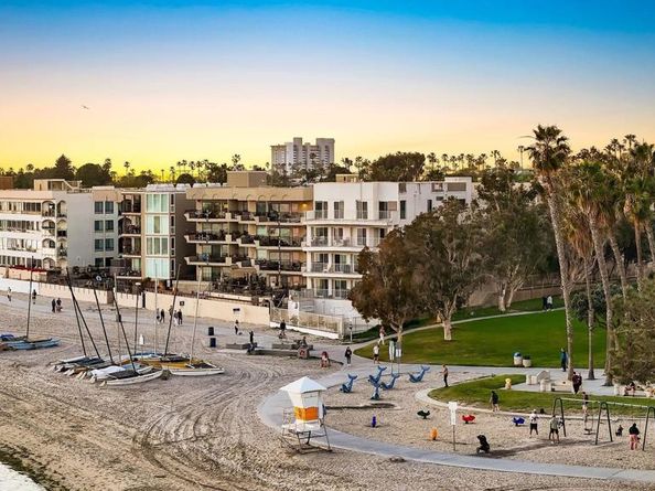1251 Parker Pl. 2J, San Diego CA 92109