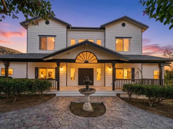 1925 Robinhood Road, Vista CA 92084