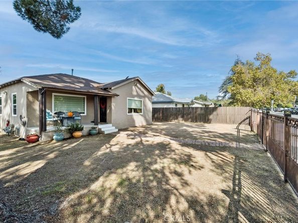 10959 Memory Park Avenue, San Fernando CA 91345