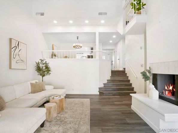 3275 Caminito Eastbluff 203, La Jolla CA 92037