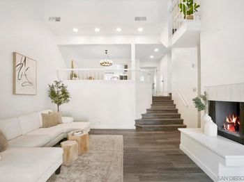 3275 Caminito Eastbluff