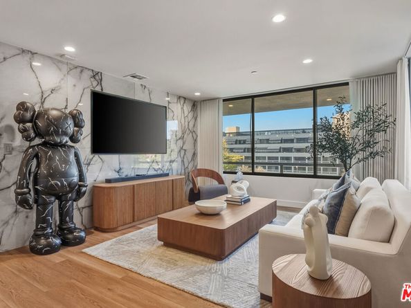 121 S Hope Street 334, Los Angeles CA 90012