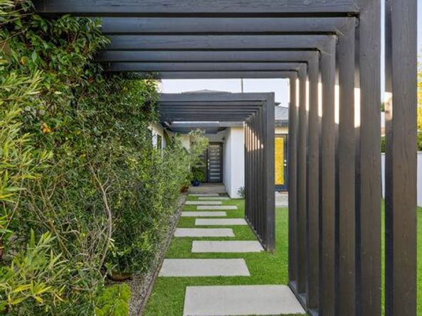 967 Vernon Avenue, Venice CA 90291