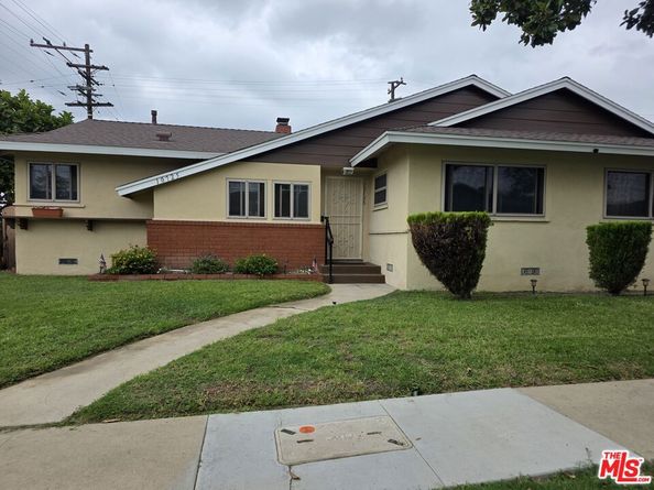 10725 S 8th Avenue, Inglewood CA 90303
