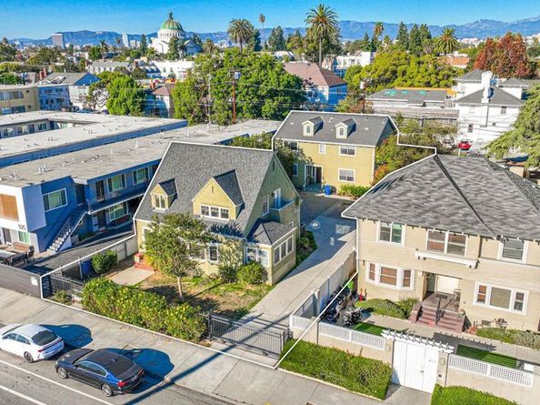 921 W 30th Street, Los Angeles CA 90007