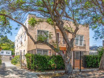 1435 N Las Palmas Avenue