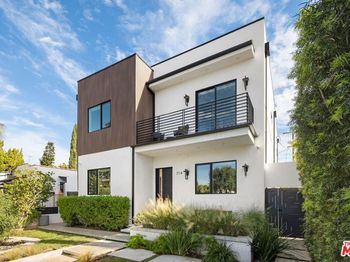 714 N La Jolla Avenue