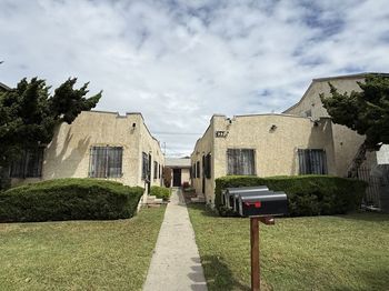 633 W 79th Street