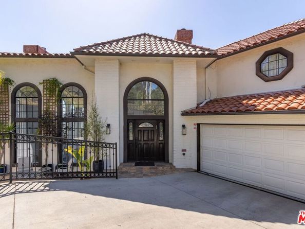 2651 La Cuesta Drive, Los Angeles CA 90046