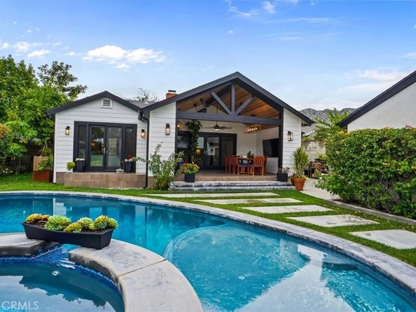 606 Uclan Drive, Burbank CA 91504