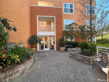 301 Crescent Court