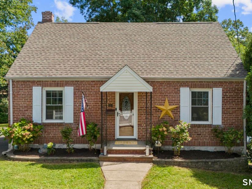 213 Knapps Highway, Fairfield CT 06825