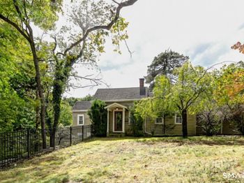 90 Weed Hill Avenue
