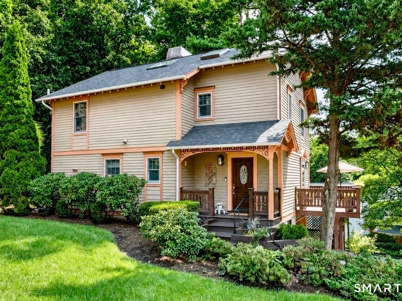 23 Blue Mountain Ridge 23, Norwalk CT 06851