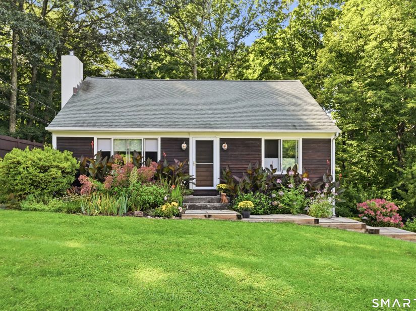 2 Ward Drive, Danbury CT 06810