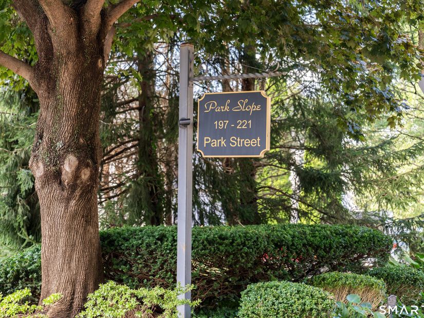 197 Park Street 197, New Canaan CT 06840