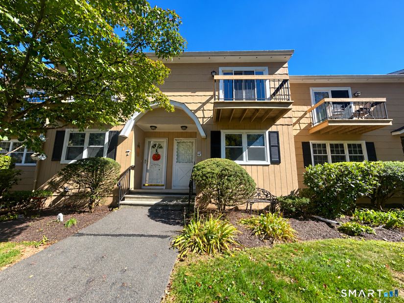 5 Deer Run 5, Bethel CT 06801