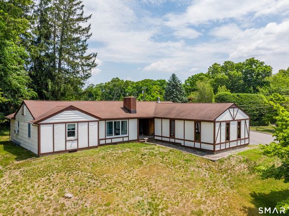 10 Horseshoe Drive, Danbury CT 06811