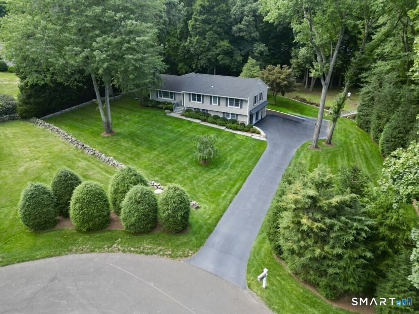 51 Horton Lane, New Canaan CT 06840
