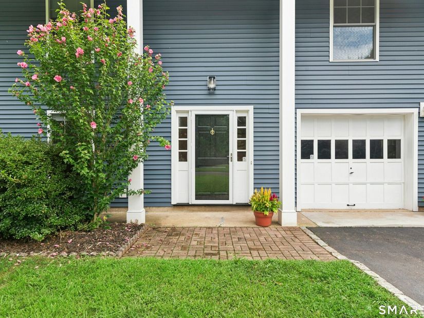 20 Lincoln Drive, New Canaan CT 06840