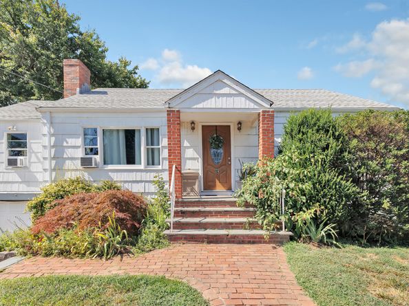 574 Thorme Street, Bridgeport CT 06606