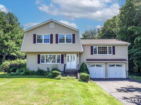 16 Greta Drive, Danbury CT 06810