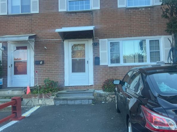 7 Barnstable Lane, Stamford CT 06907