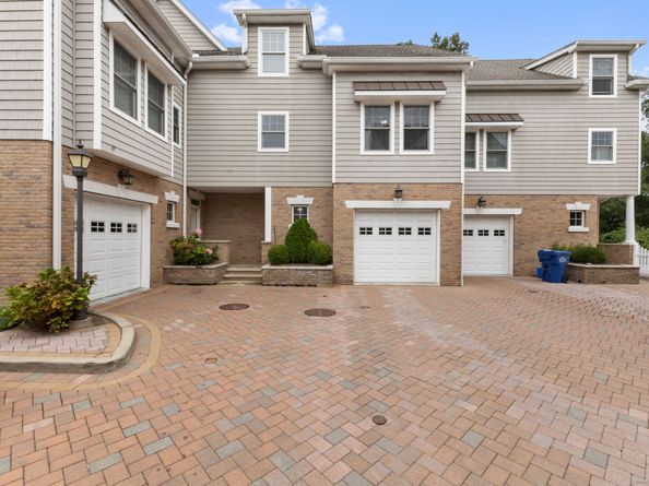 88 Maple Tree Avenue APT G, Stamford CT 06906