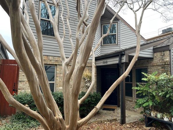 3618  Word Street , Dallas Texas 75204