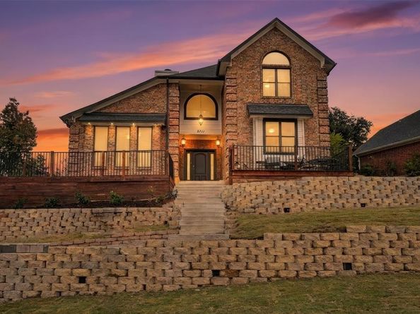 2711  Spyglass Drive , Carrollton Texas 75007
