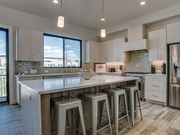 410  Melba Street  2, Dallas Texas 75208