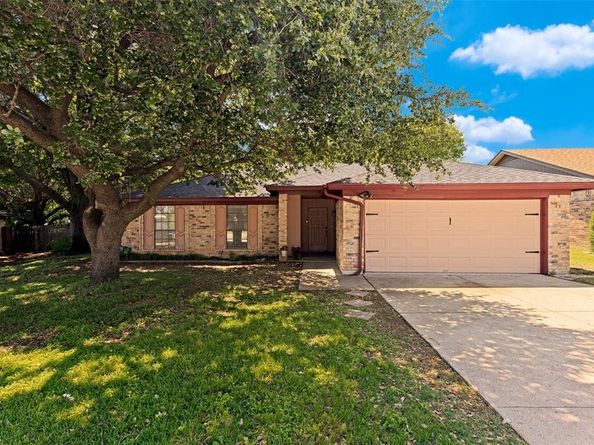 1065  Green Ridge Terrace , Saginaw Texas 76179