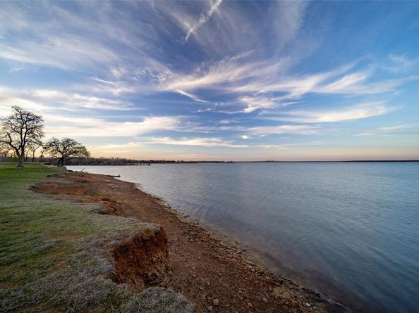 500  Waters Edge Drive  214, Lake Dallas Texas 75065