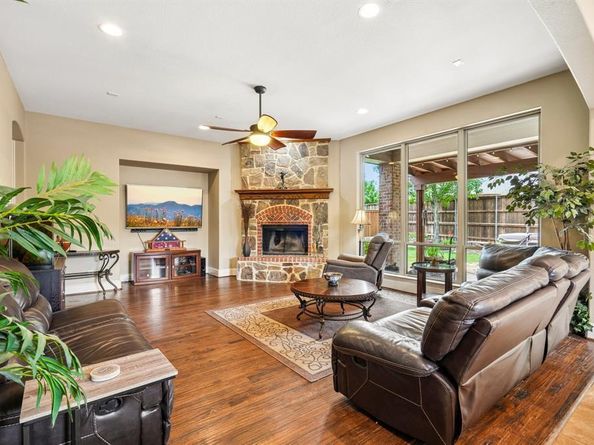 812  Moss Cliff Circle , McKinney Texas 75071
