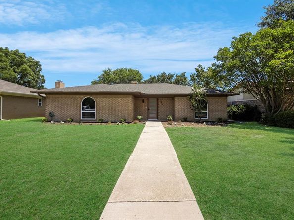 1821  El Paso Street , Lewisville Texas 75077