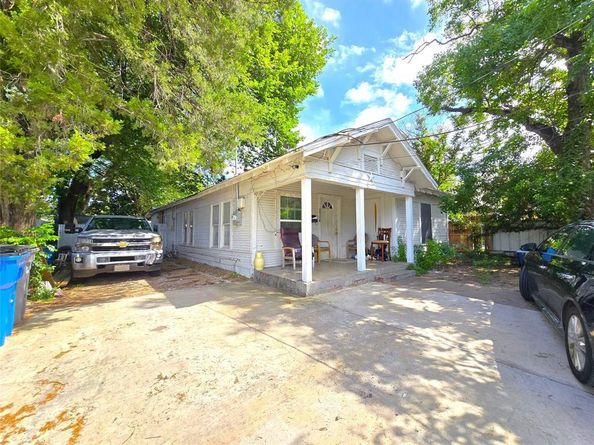 2714  Lenway Street , Dallas Texas 75215